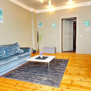 Apartment Schöne In Attraktiver Und Zentraler Lage